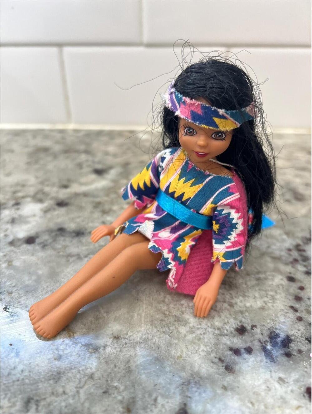 T&T Doll Girl Figure Sitting 3.5 Inch 1991 Hawaiian Ethnic Native American